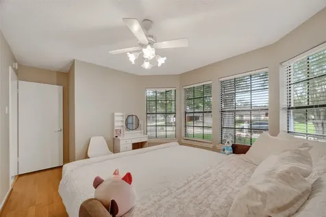 807 Forest Oaks Lane Pearland TX 77584