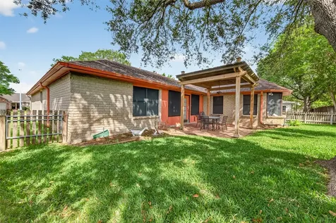 807 Forest Oaks Lane Pearland TX 77584
