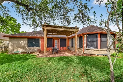 807 Forest Oaks Lane Pearland TX 77584