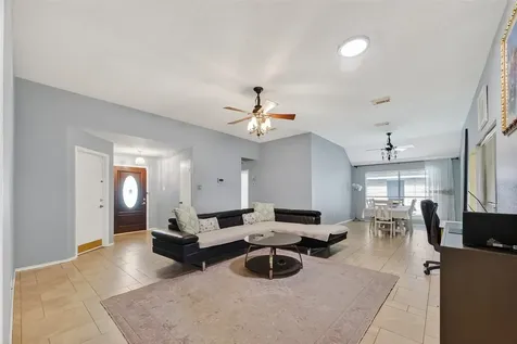 807 Forest Oaks Lane Pearland TX 77584