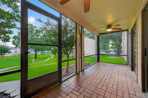 102 E Lakeview Terrace Montgomery TX 77356