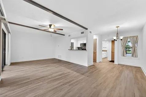 102 E Lakeview Terrace Montgomery TX 77356