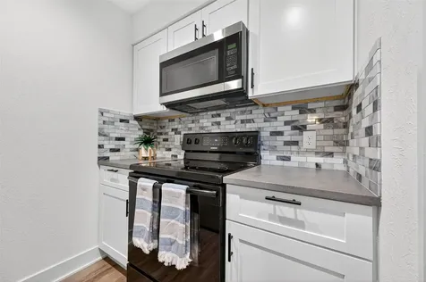 102 E Lakeview Terrace Montgomery TX 77356