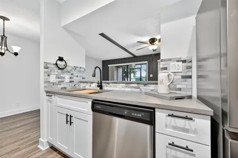 102 E Lakeview Terrace Montgomery TX 77356