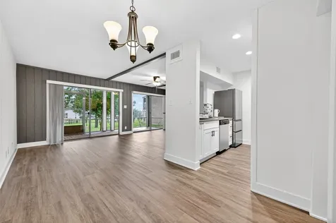 102 E Lakeview Terrace Montgomery TX 77356