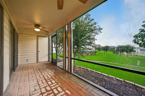 102 E Lakeview Terrace Montgomery TX 77356