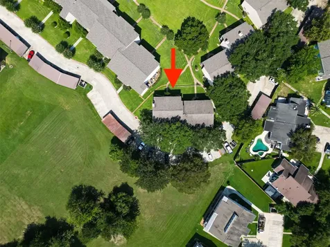 102 E Lakeview Terrace Montgomery TX 77356