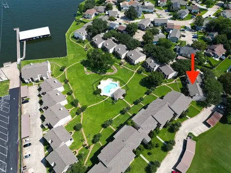 102 E Lakeview Terrace Montgomery TX 77356