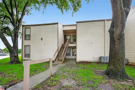 102 E Lakeview Terrace Montgomery TX 77356