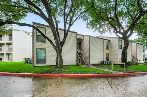 102 E Lakeview Terrace Montgomery TX 77356