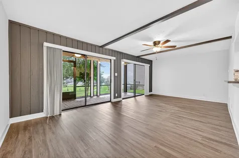 102 E Lakeview Terrace Montgomery TX 77356