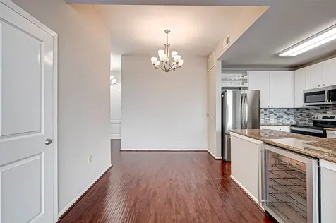 3505 Sage Road 2106 Houston TX 77056
