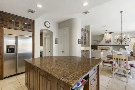 107 E Mirror Ridge Circle The Woodlands TX 77382