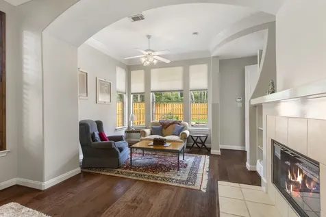 107 E Mirror Ridge Circle The Woodlands TX 77382