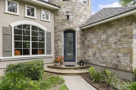 107 E Mirror Ridge Circle The Woodlands TX 77382