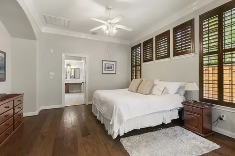 107 E Mirror Ridge Circle The Woodlands TX 77382