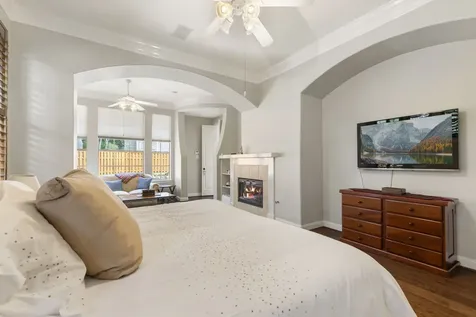 107 E Mirror Ridge Circle The Woodlands TX 77382