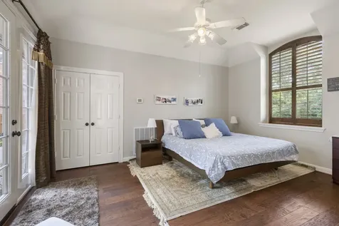 107 E Mirror Ridge Circle The Woodlands TX 77382