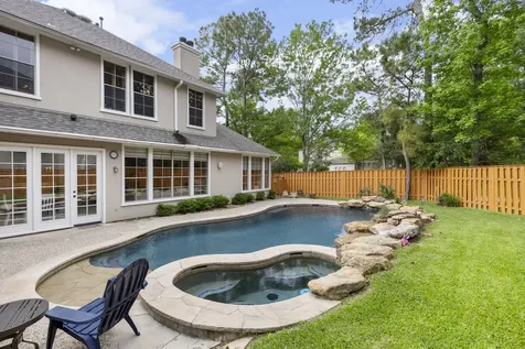 107 E Mirror Ridge Circle The Woodlands TX 77382