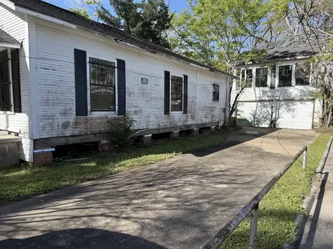 911 7th Street Orange TX 77630
