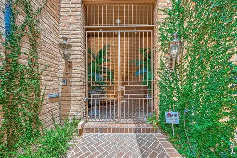 1331 Bissonnet St Street Houston TX 77005