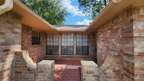 2702 Foliage Green Drive Kingwood TX 77339