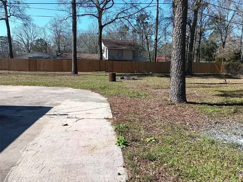 21427 North Street New Caney TX 77357