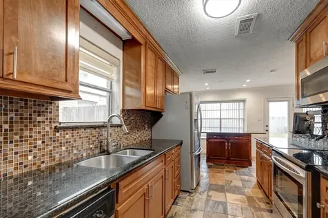 10118 Fernstone Lane Houston TX 77070