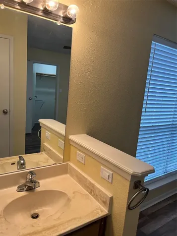 3919 Fairmont Parkway Parkway 200 Pasadena TX 77504