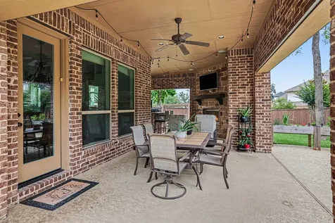 26 Hollyflower Place Tomball TX 77375