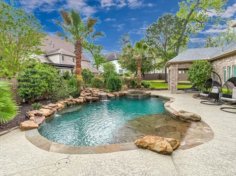 26 Hollyflower Place Tomball TX 77375