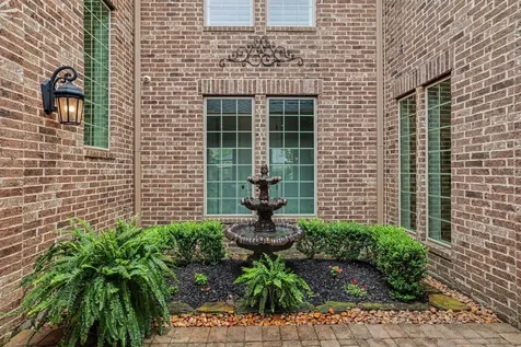 26 Hollyflower Place Tomball TX 77375