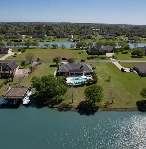 143 Lago Circle Drive N Santa Fe TX 77517
