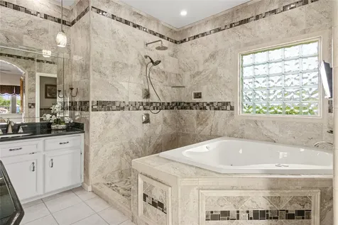 143 Lago Circle Drive N Santa Fe TX 77517
