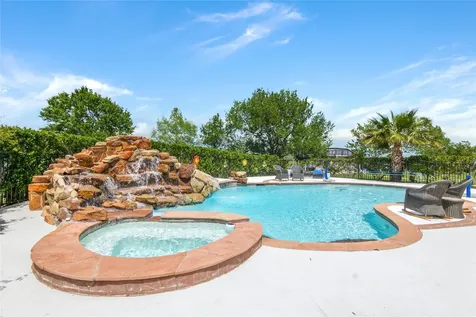 143 Lago Circle Drive N Santa Fe TX 77517