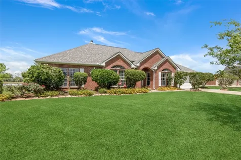 143 Lago Circle Drive N Santa Fe TX 77517