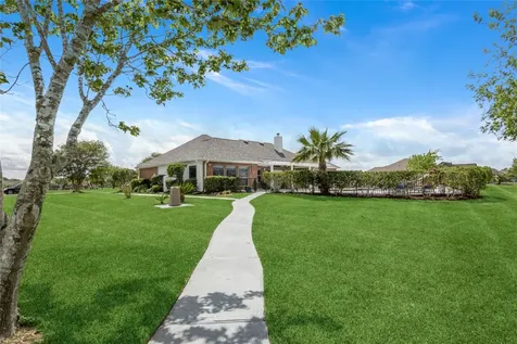 143 Lago Circle Drive N Santa Fe TX 77517