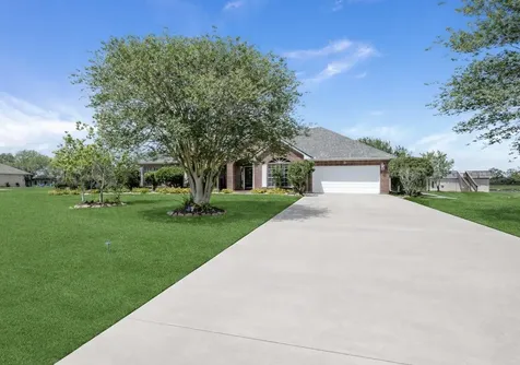 143 Lago Circle Drive N Santa Fe TX 77517