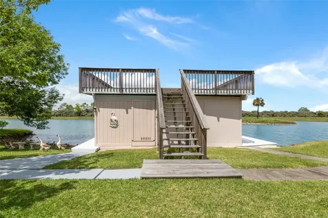 143 Lago Circle Drive N Santa Fe TX 77517
