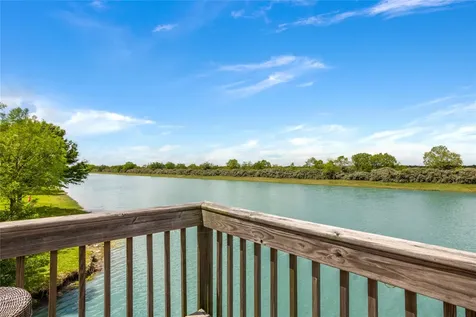 143 Lago Circle Drive N Santa Fe TX 77517