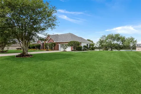 143 Lago Circle Drive N Santa Fe TX 77517