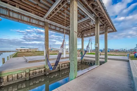 1107 Gator Point Crystal Beach TX 77650
