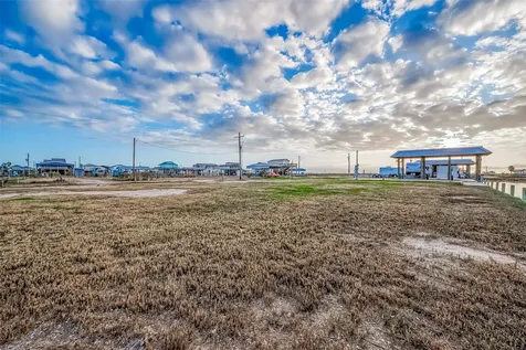 1107 Gator Point Crystal Beach TX 77650