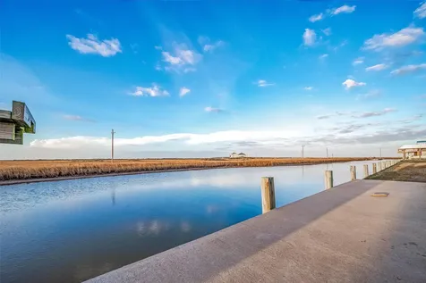 1107 Gator Point Crystal Beach TX 77650