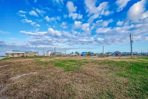 1107 Gator Point Crystal Beach TX 77650