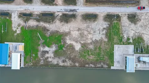 1107 Gator Point Crystal Beach TX 77650