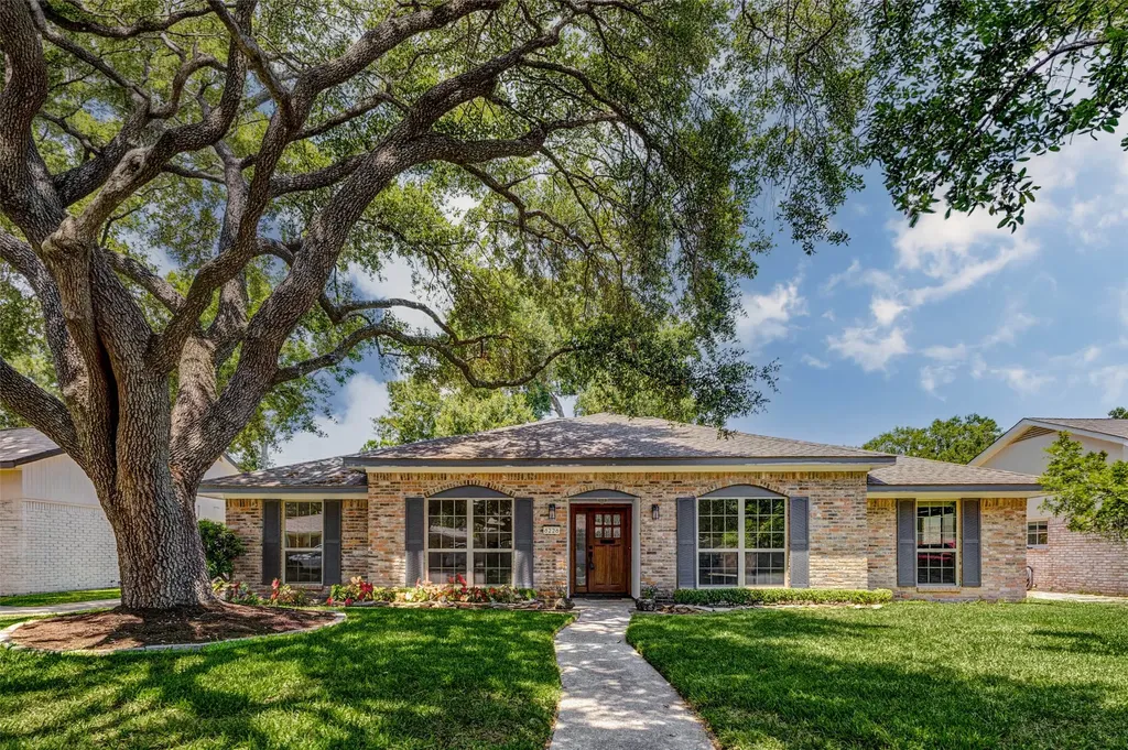 6226 Paisley Street Houston TX 77096