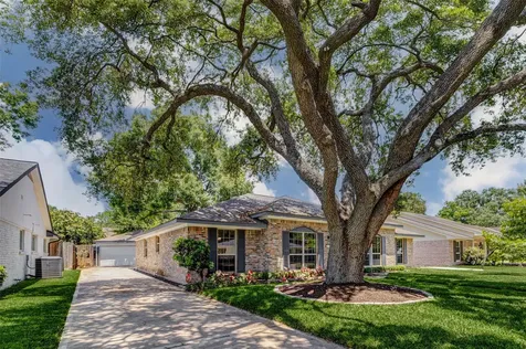 6226 Paisley Street Houston TX 77096