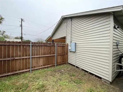 207 S George Street Victoria TX 77901