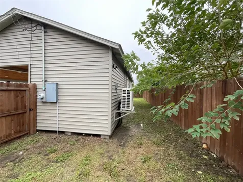 207 S George Street Victoria TX 77901